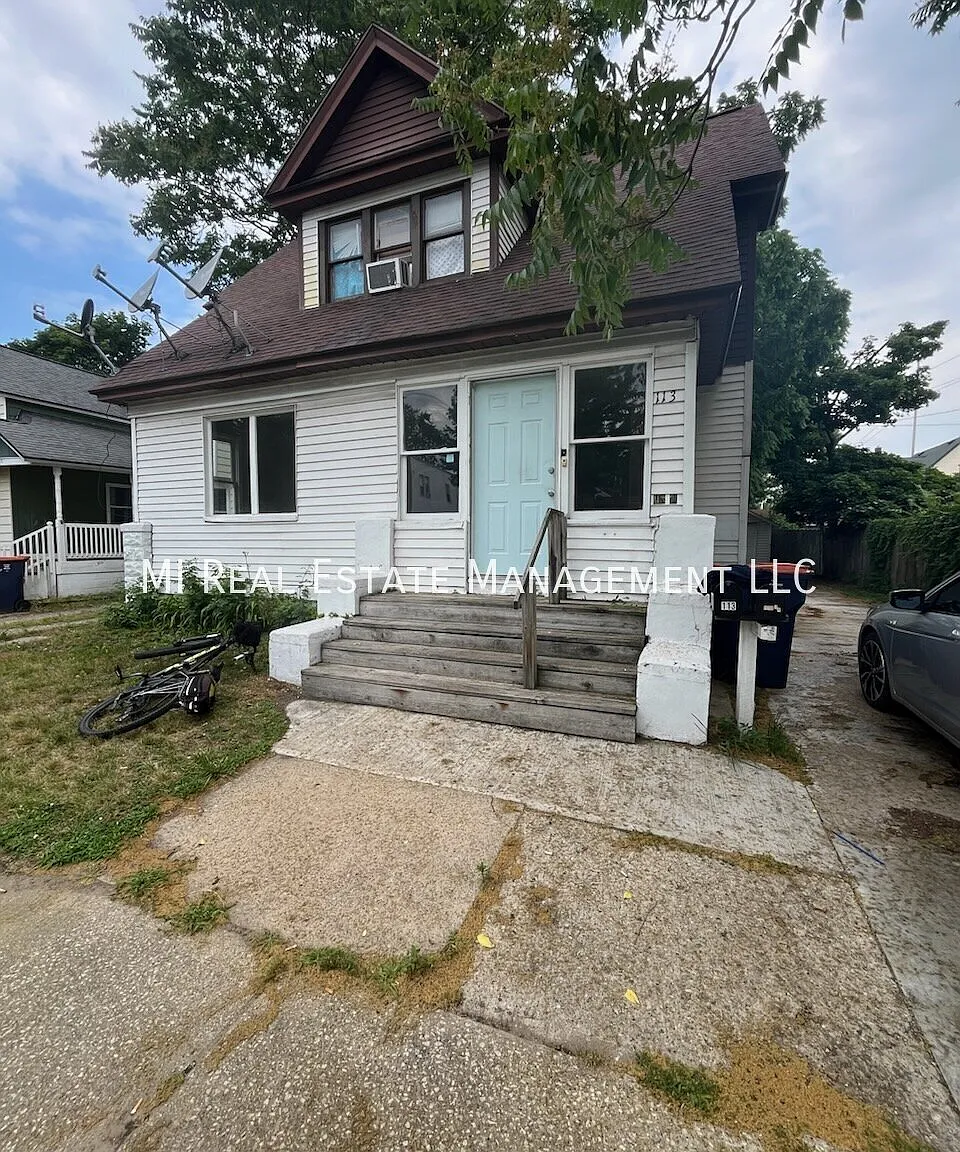 2 bed, 1.0 bath, 1000 sqft, $1,295 — Photo 1