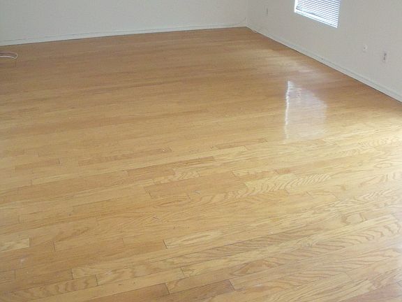 3rd image of 115 S Lois Ave APT 201