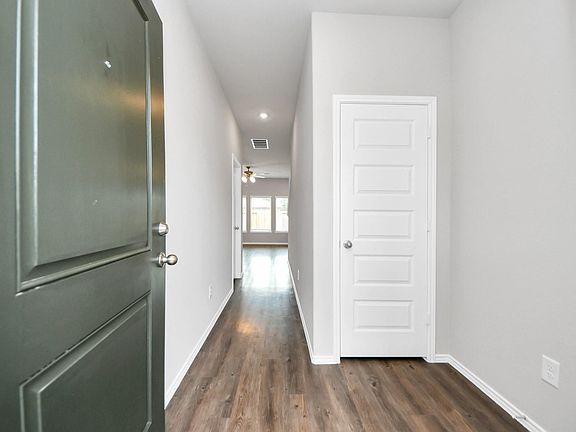 2nd image of 21235 Memorial Vista Dr