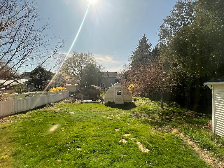 66 Davis Pkwy — Photo 12