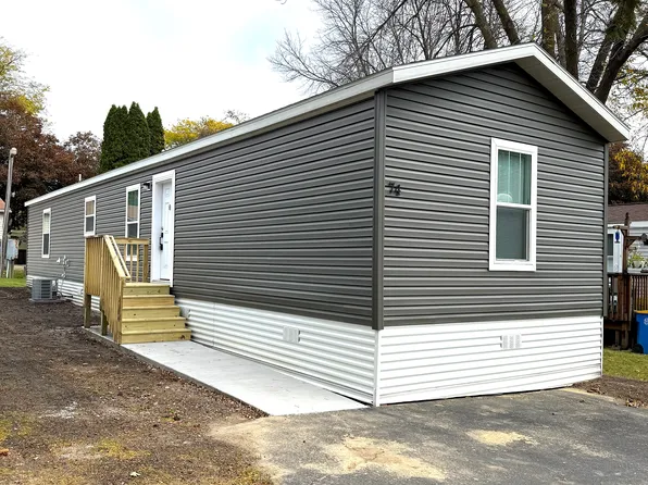 2126 3rd Ave NW Trailer 74, Owatonna, MN 55060