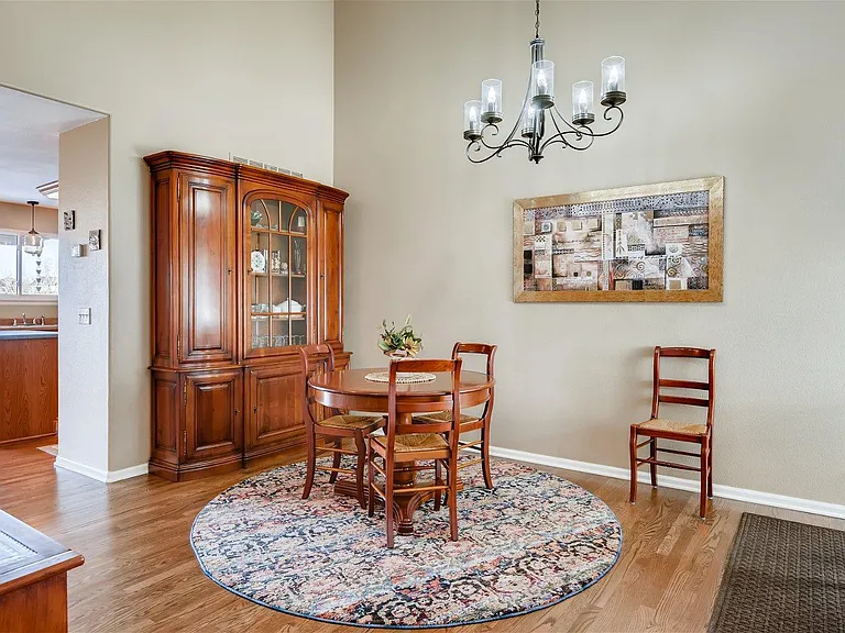 2489 Cove Creek Ct — Photo 3