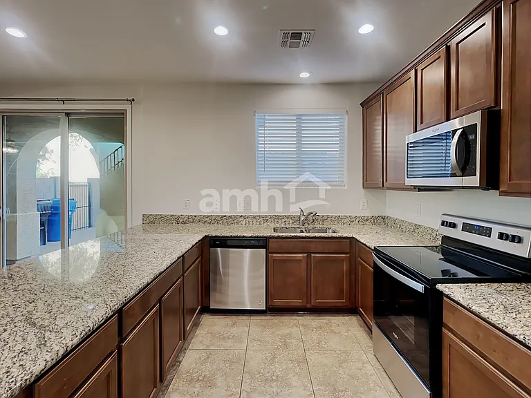 2865 S Hansen Dr — Photo 3