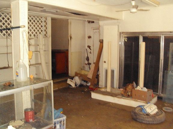 4th image of 528 N East Ave