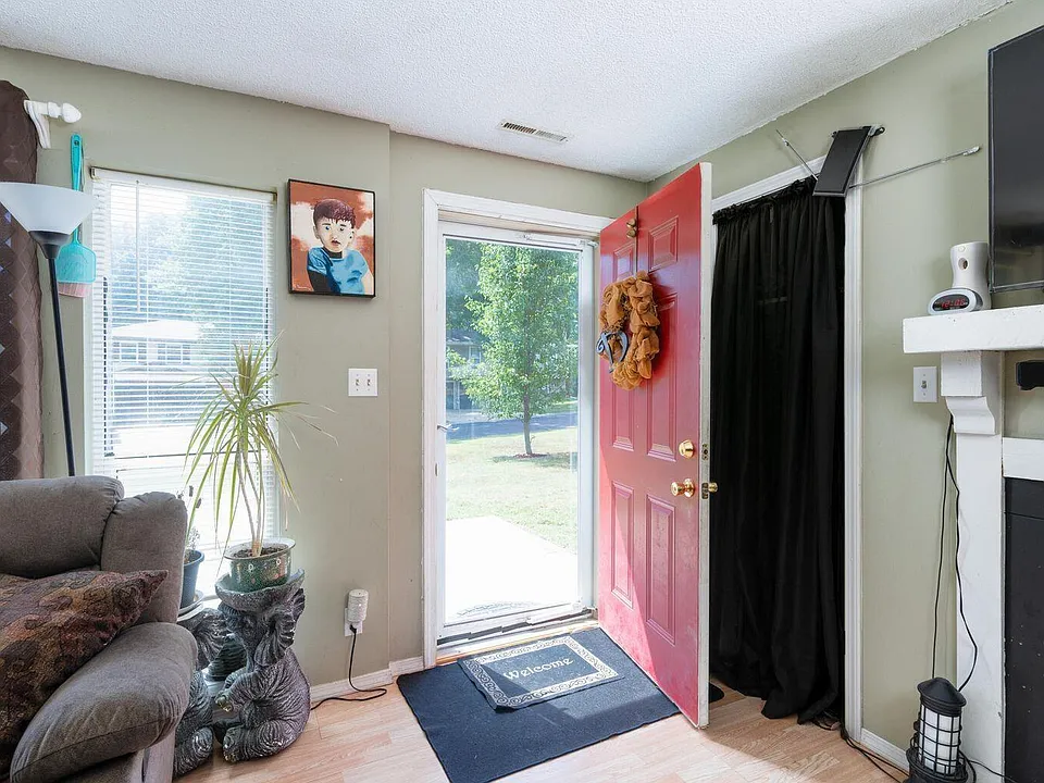 2501 Grandview Cir