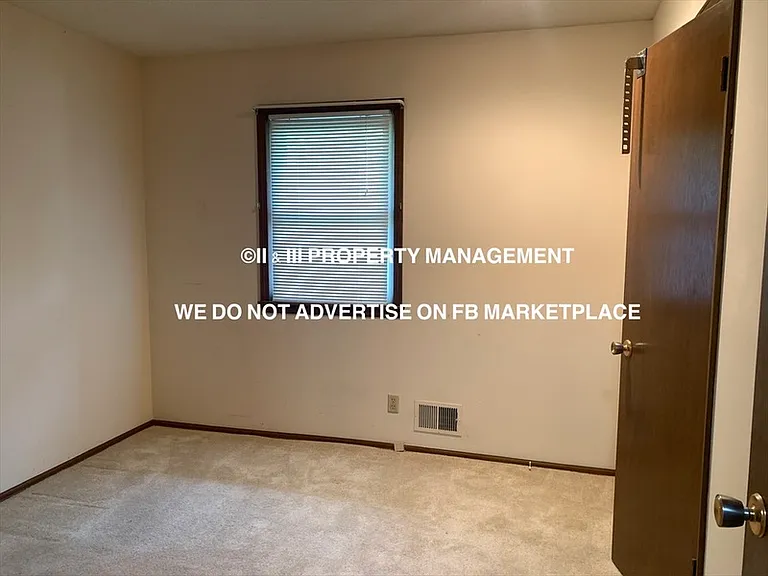 1408 SW Sunset St — Photo 10