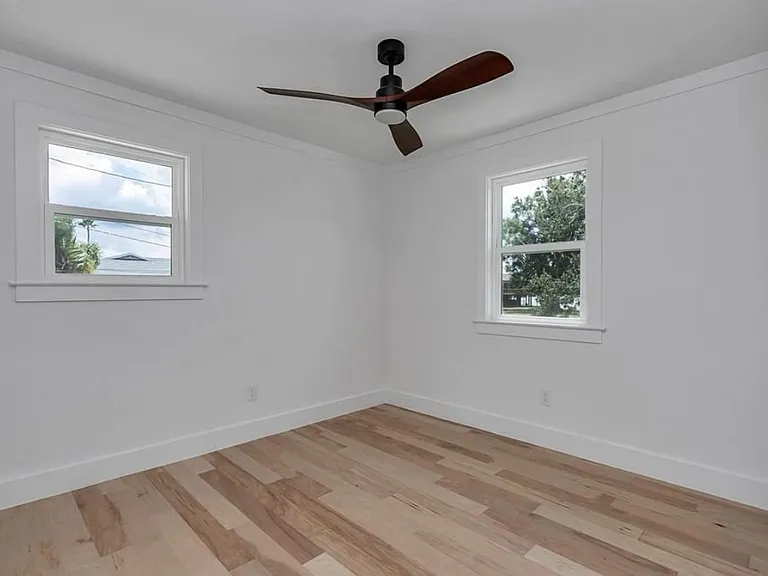 6417 Driftwood Dr — Photo 10