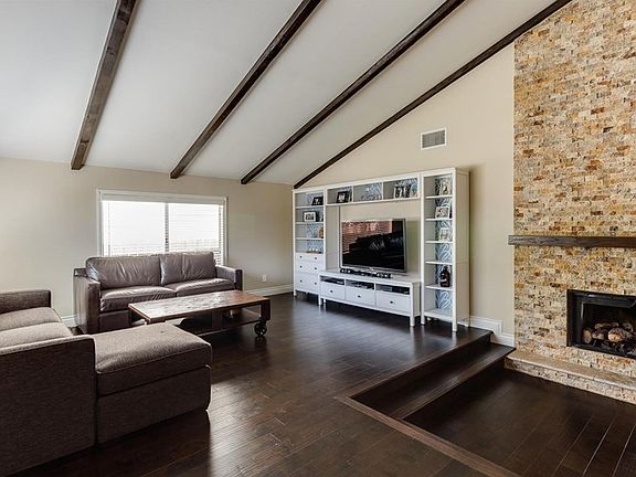 4th image of 558 W 39th St