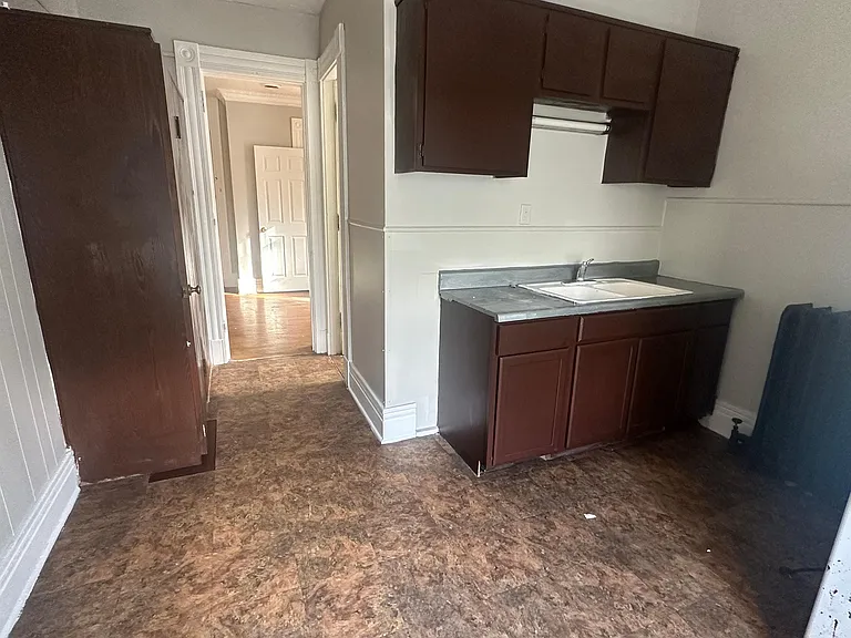 203 Fulton Ave — Photo 6