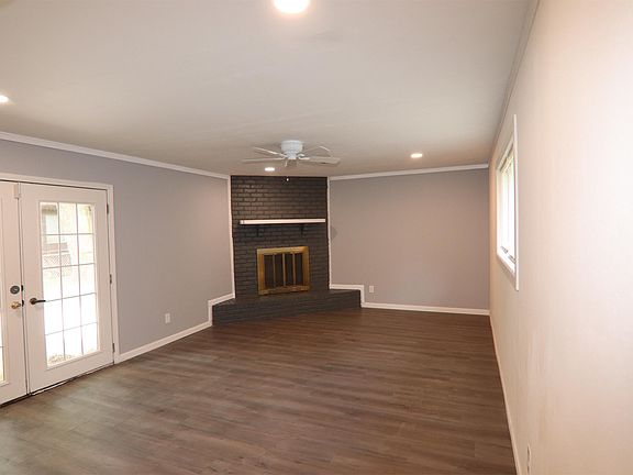 2nd image of 3912 Broadmoor Dr