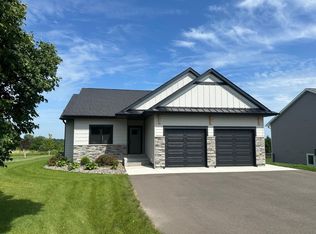 620 Doar Dr, New Richmond, WI 54017