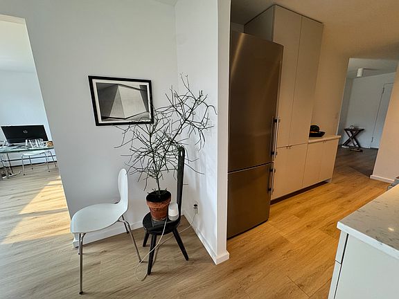 3rd image of 101 Lincoln Ave APT 3P