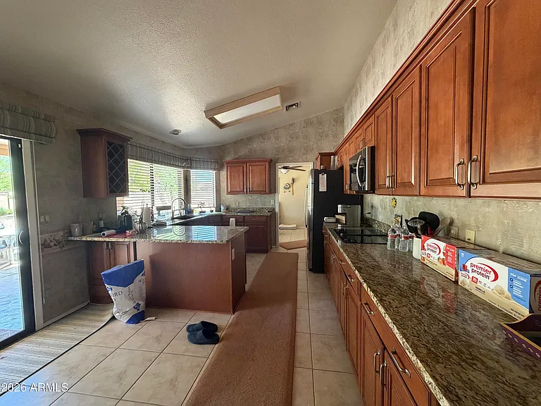 9418 W Tonto Ln — Photo 10