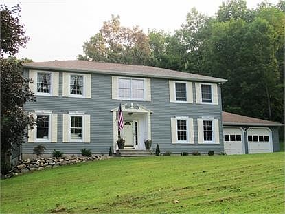 1st image of 10 Stratfordshire Dr