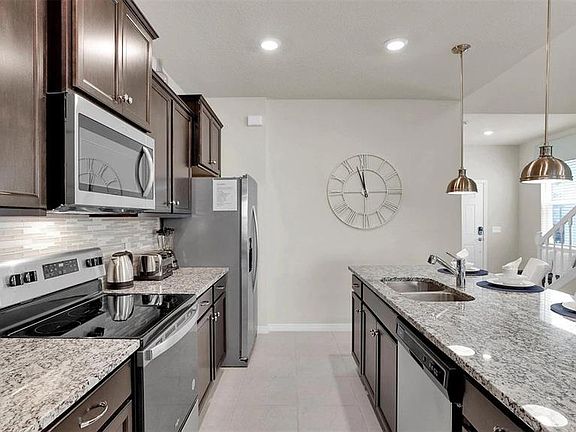4th image of 3441 Lilac Way