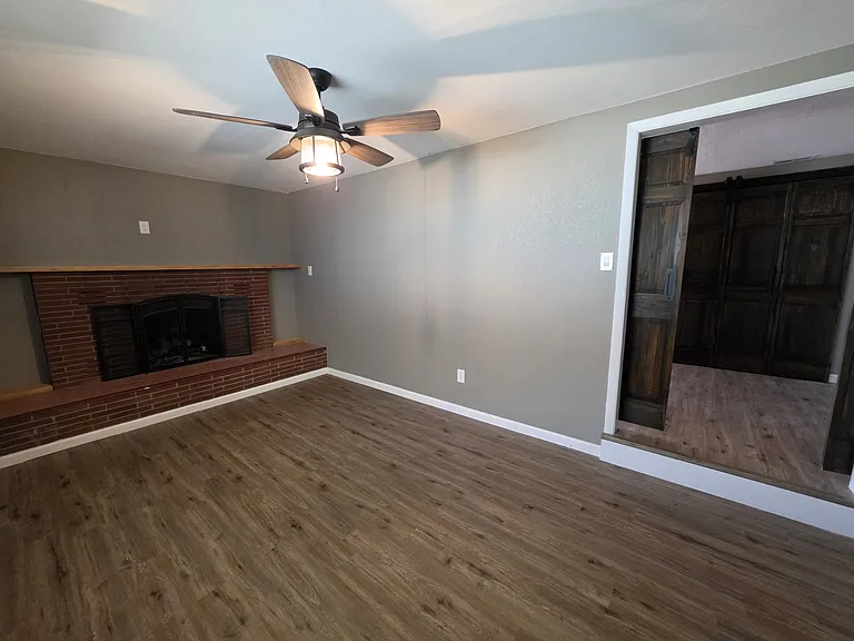 10704 Constitution Ave NE — Photo 3