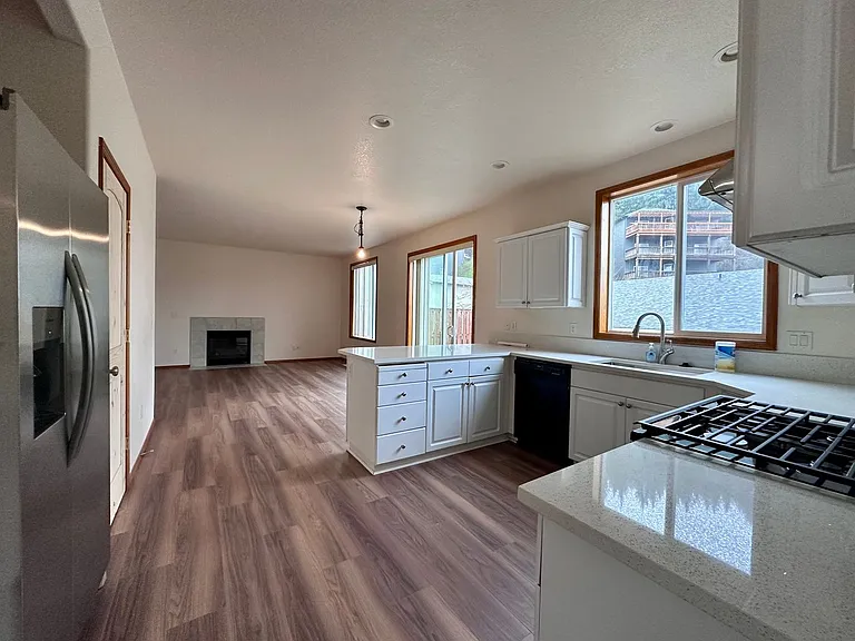 3437 SW 2nd St — Photo 11