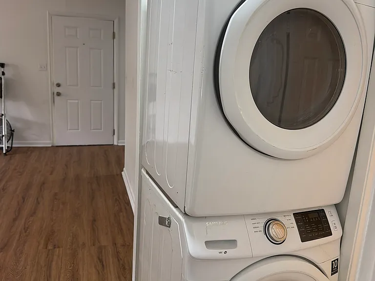 777 Jordan Ln — Photo 3