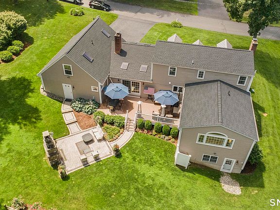 2nd image of 60 Blueberry Lane