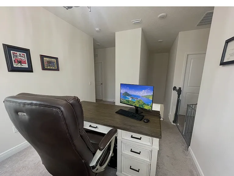 1438 N River Cir — Photo 18