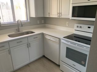 128 Springwood Cir #B, Crestview, FL 32536