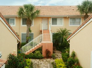 2370 Hidden Lake Ct APT 8, Naples, FL 34112