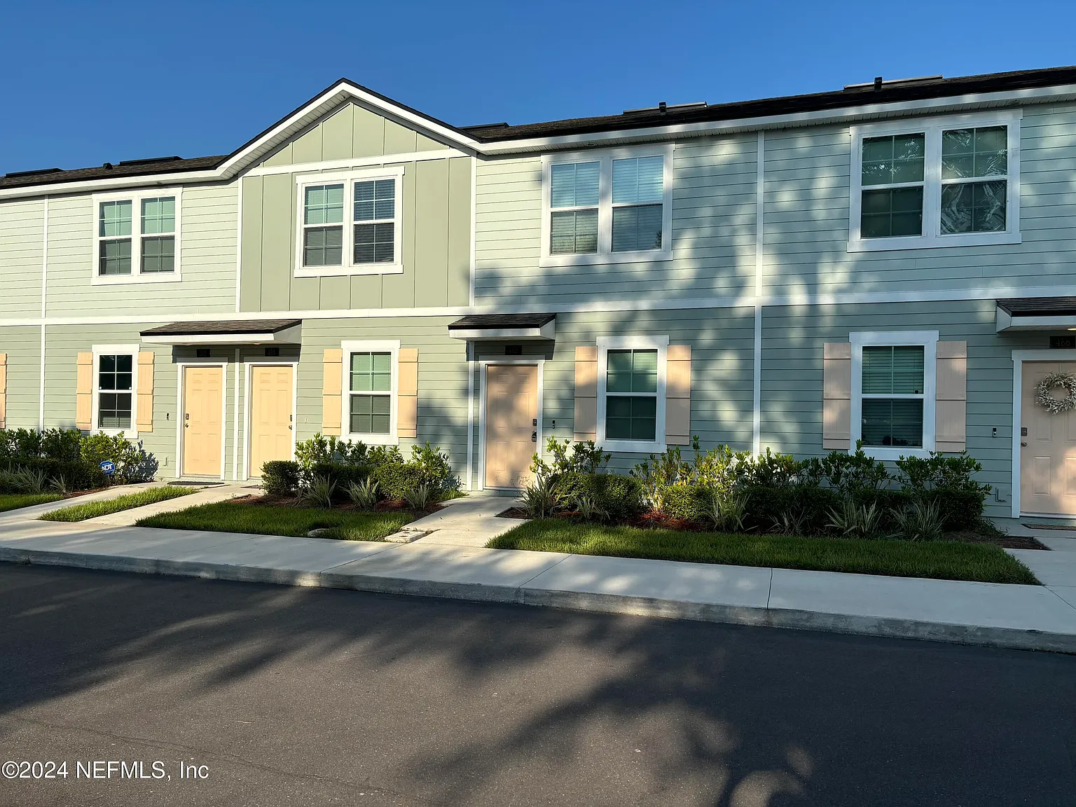 2 bed, 2.5 bath, 1109 sqft, $1,600 — Photo 1
