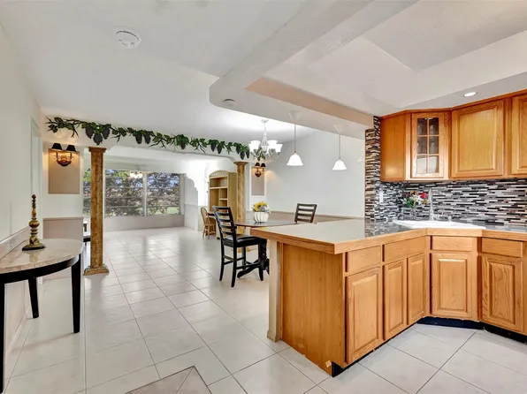 8380 Sands Point Boulevard #J306, Tamarac, FL 33321