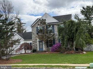 6013 Split Log Dr, Pipersville, PA 18947