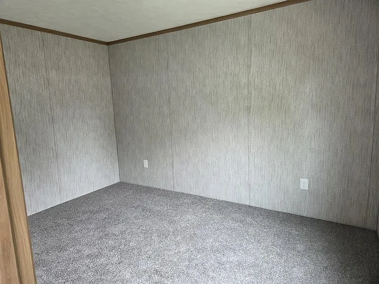 410 Donegal Dr — Photo 17