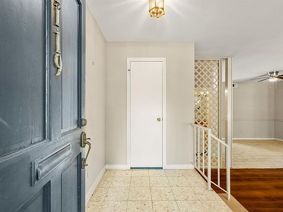 3rd image of 1119 Fountain View Dr #49