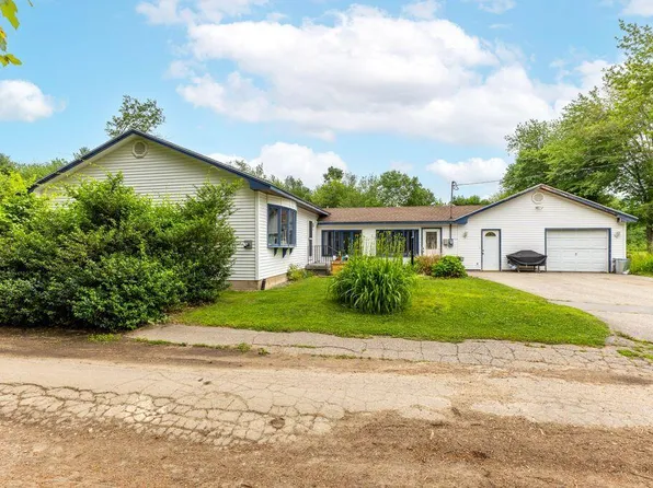 3 Willow Lane, Kennebunk, ME 04043