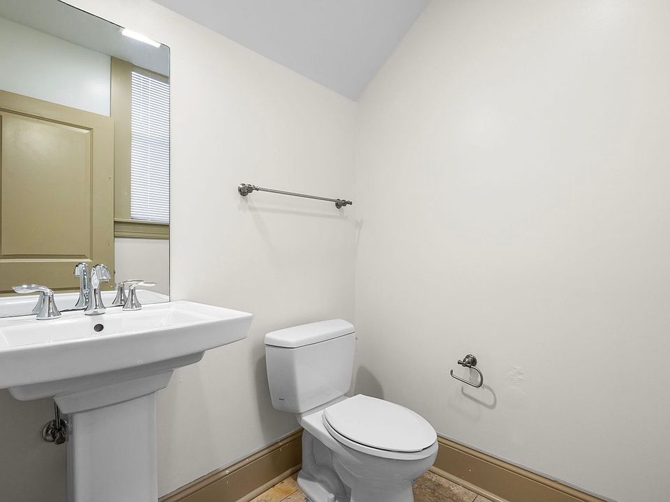 1st image of 4249 Chouteau Ave #113