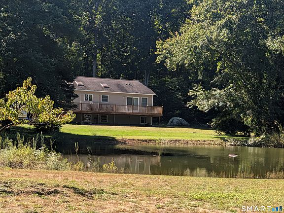 2nd image of 902 East Pond Meadow Road