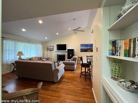 4th image of 54 Towanticut Ave