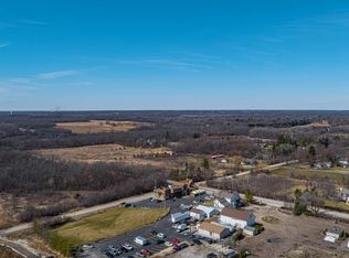 15 Old Sutton Rd, Barrington, IL 60010