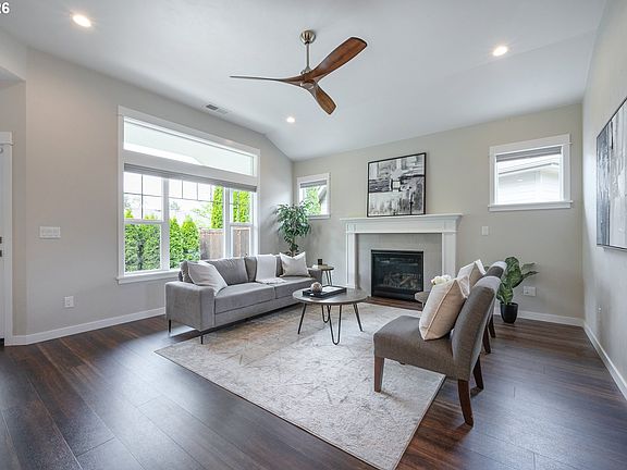 5th image of 1067 Lupine St