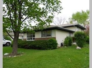5795 Tennessee Ave, Clarendon Hills, IL