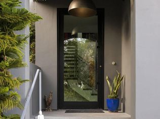 1411 Edgehill Pl, Pasadena, CA 91103