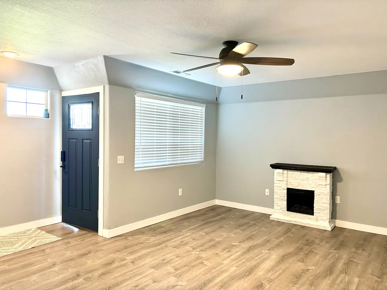4 bed, 2.5 bath, 1460 sqft, $1,800 — Photo 2