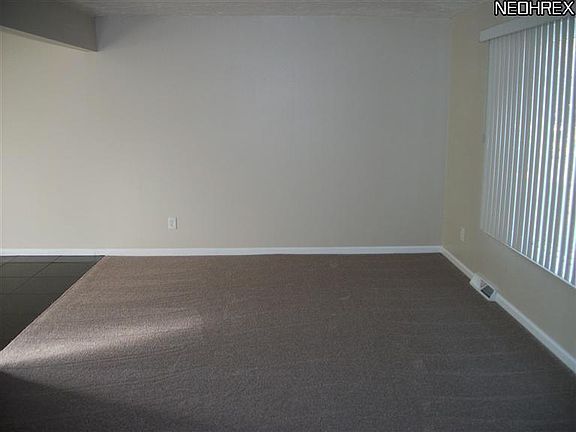 3rd image of 24490 Ridgeline Dr