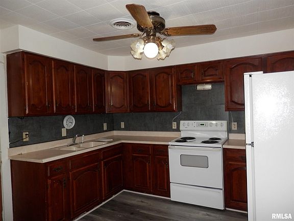 3rd image of 85 W Mary St