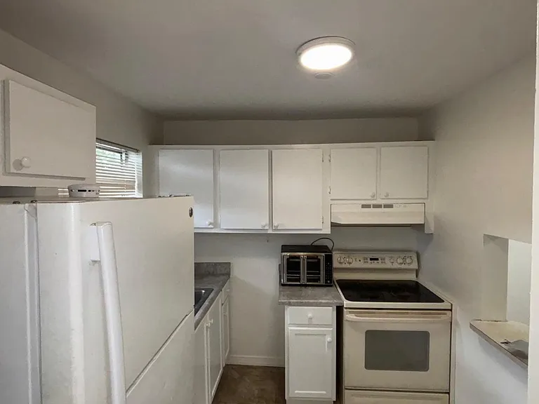 8100 Sunrise Lakes Blvd #108 — Photo 8