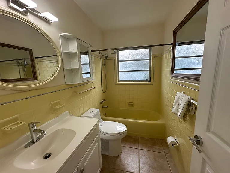 2152 Bay St #A — Photo 15