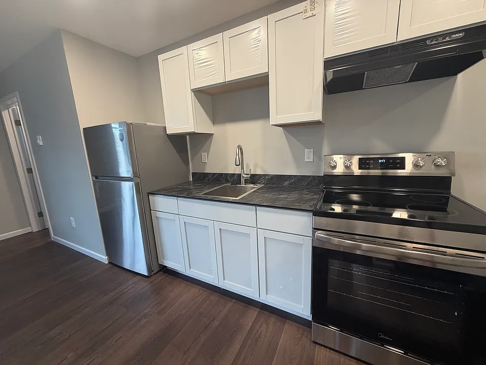 104 Gravity St #2