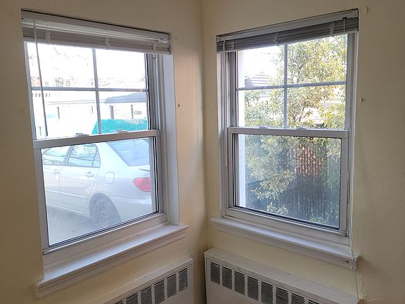 5th image of 1865 E 52nd St Floor 1