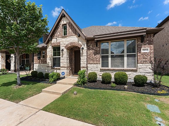 2nd image of 2104 Barx Dr