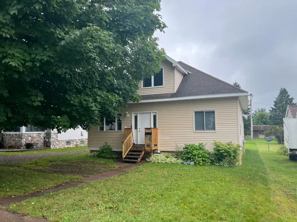 210 Hancock St, Wakefield, MI 49968