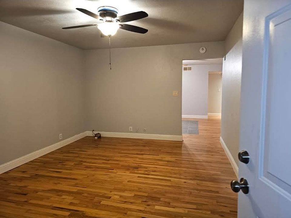 2nd image of 4609 Cyclamen Way