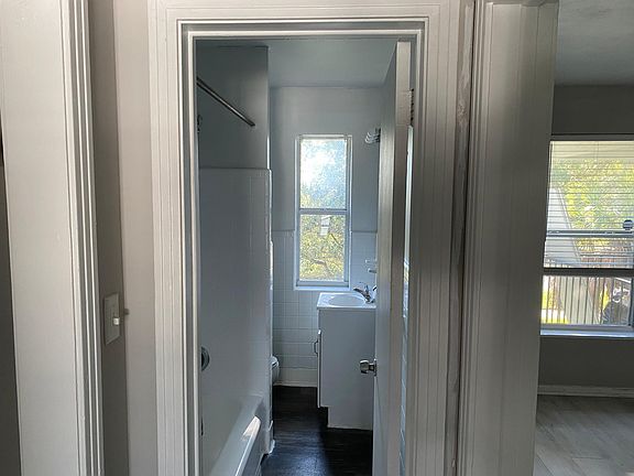 4th image of 1541 16th St N #212